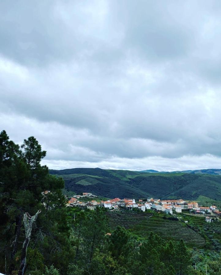 Casa Do Ti Latoeiro Vendégház Torre De Moncorvo Kültér fotó
